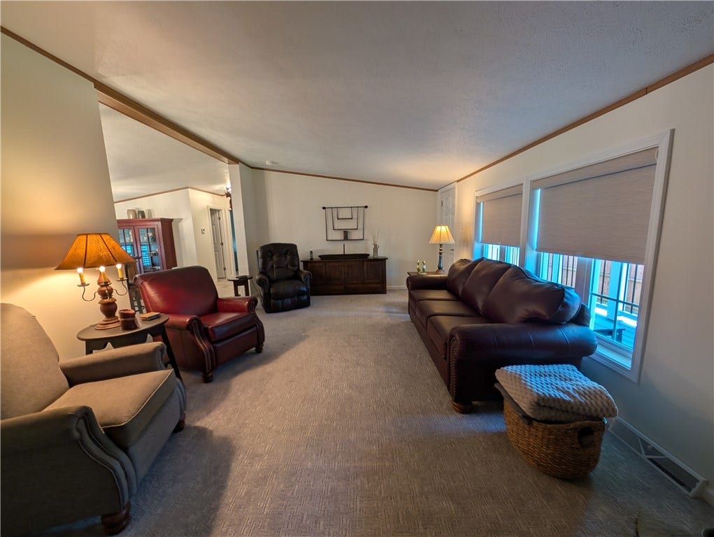 19 Thompson St, Latrobe, PA 15650