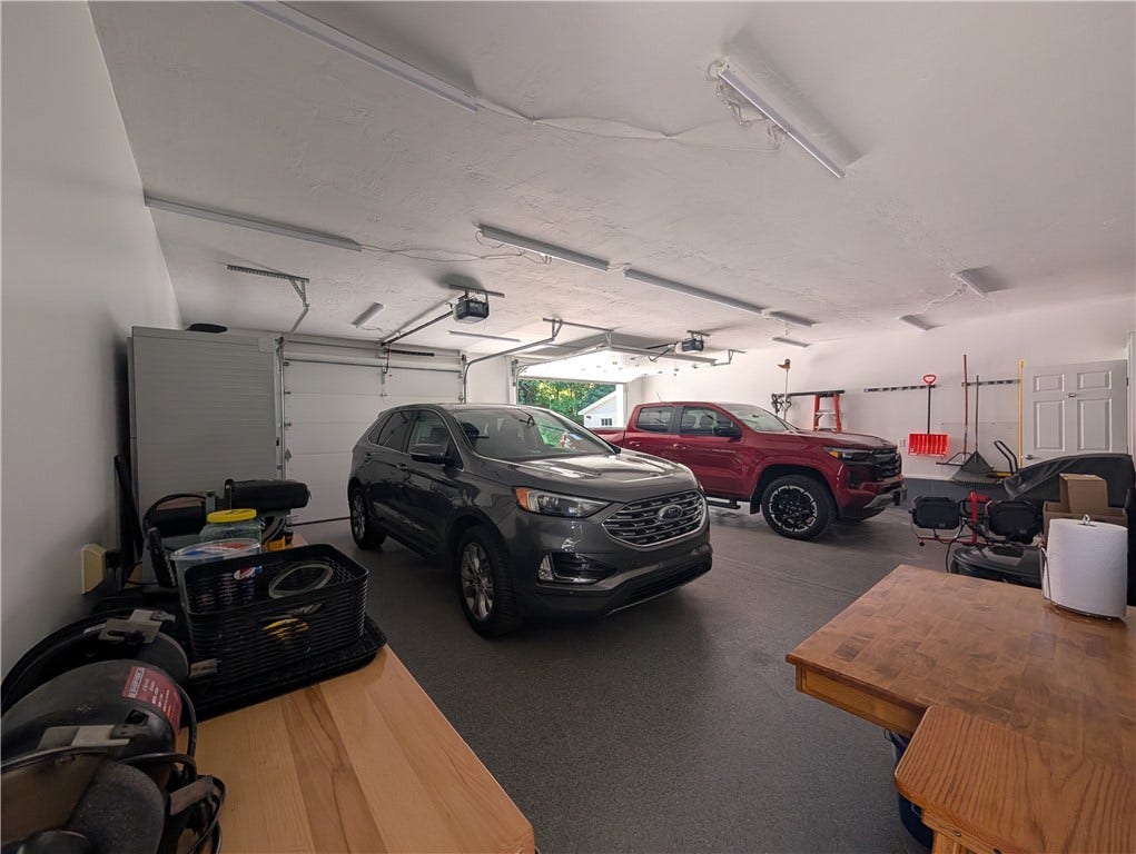19 Thompson St, Latrobe, PA 15650