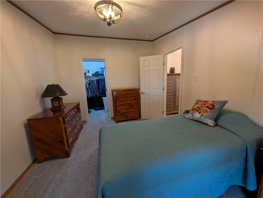 19 Thompson St, Latrobe, PA 15650