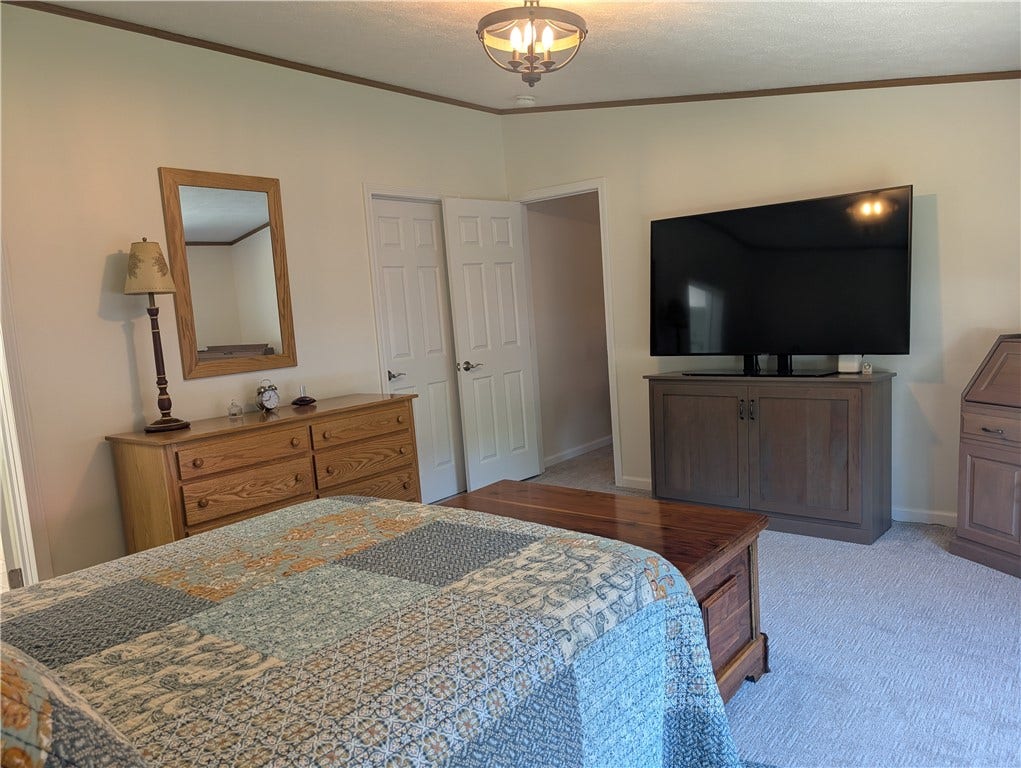 19 Thompson St, Latrobe, PA 15650