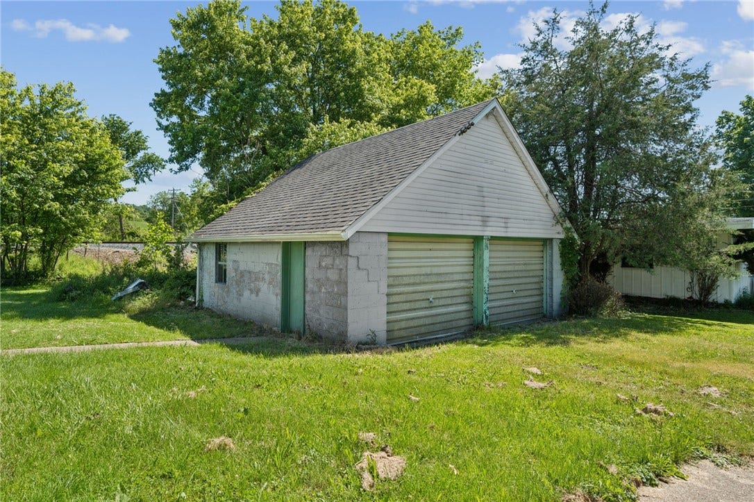 128 STATE ROUTE 981, Rostraver, PA 15012
