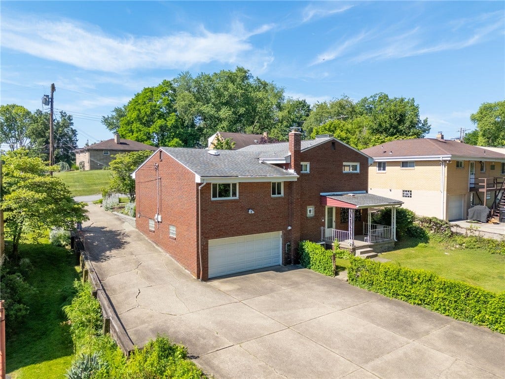 4826 Criss Road, Bethel Park, PA 15102