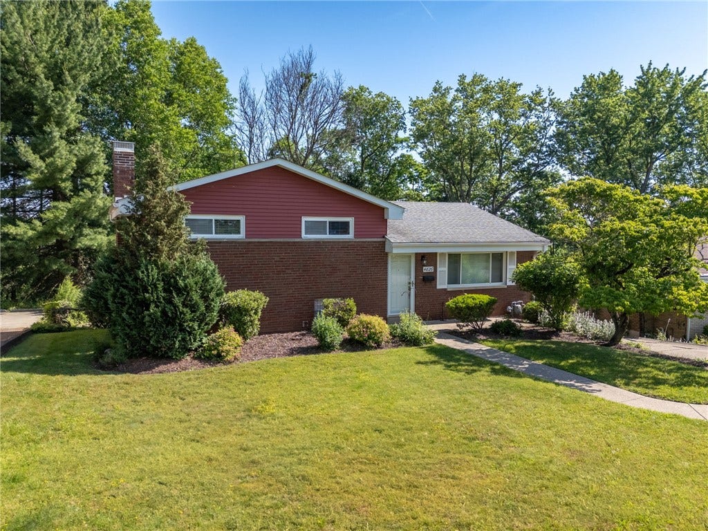4826 Criss Road, Bethel Park, PA 15102