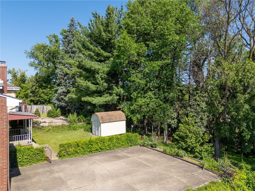 4826 Criss Road, Bethel Park, PA 15102