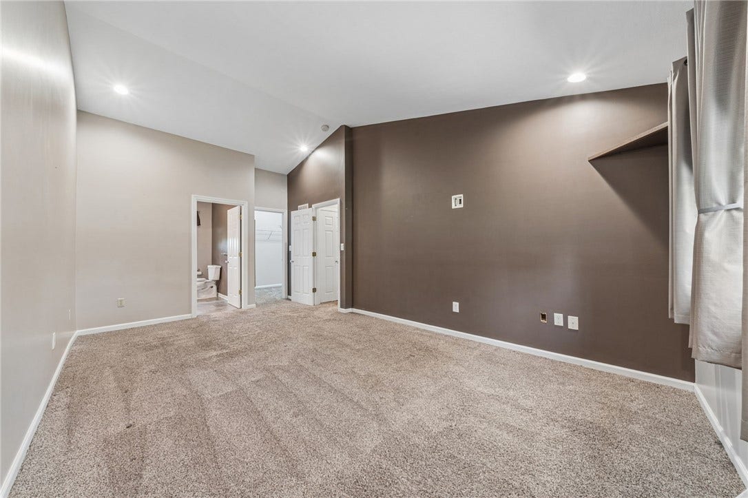 61 Greenhill Dr, Washington, PA 15301