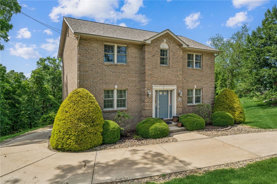 61 Greenhill Dr, Washington, PA 15301