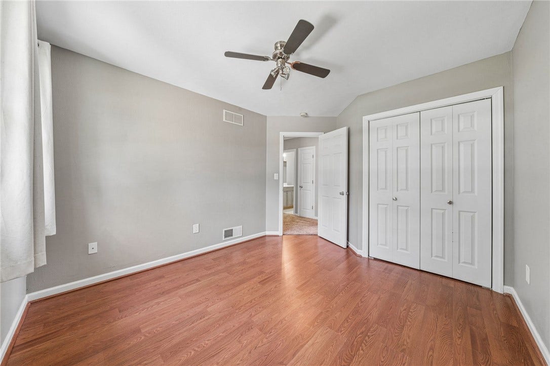 61 Greenhill Dr, Washington, PA 15301