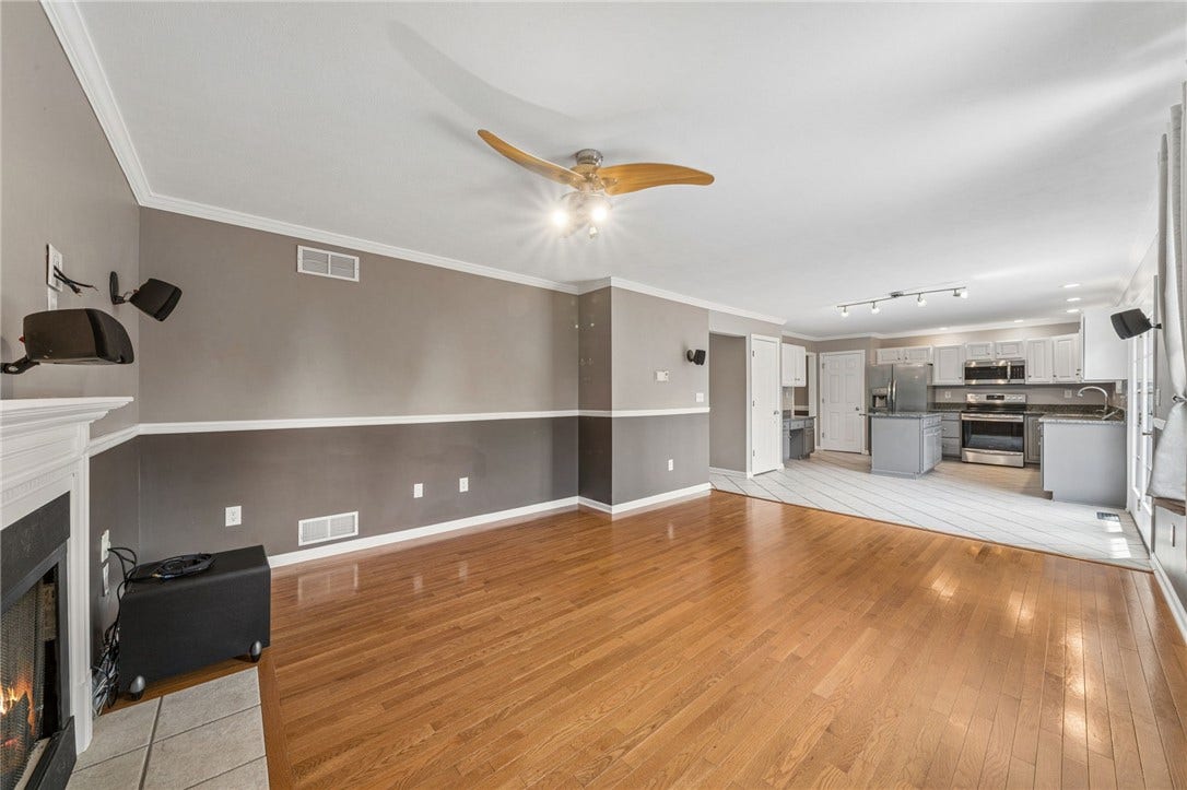61 Greenhill Dr, Washington, PA 15301