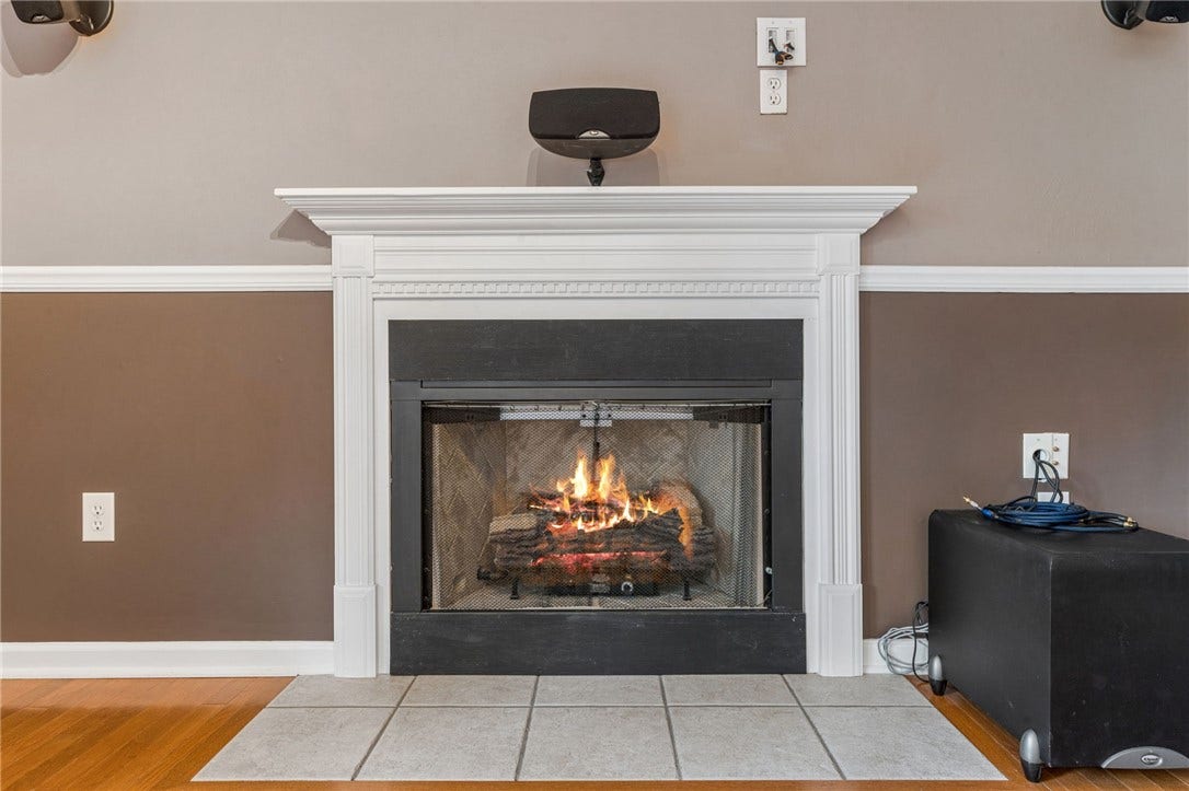 61 Greenhill Dr, Washington, PA 15301