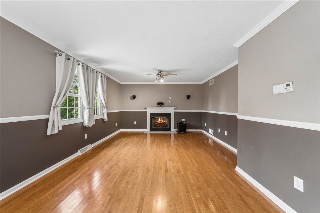 61 Greenhill Dr, Washington, PA 15301