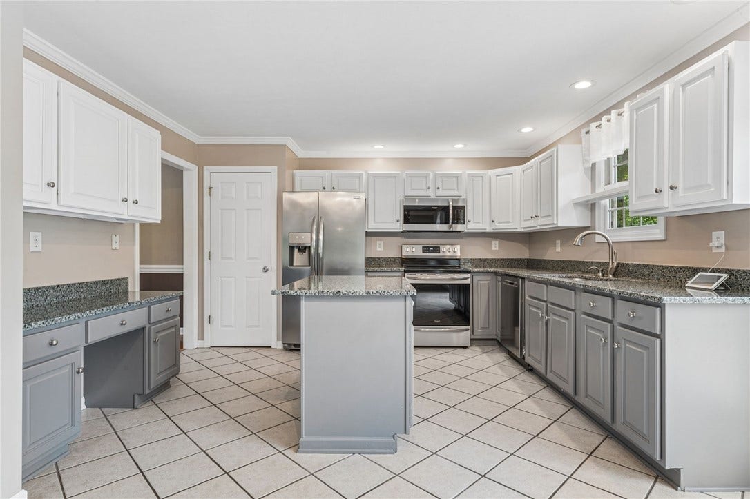 61 Greenhill Dr, Washington, PA 15301