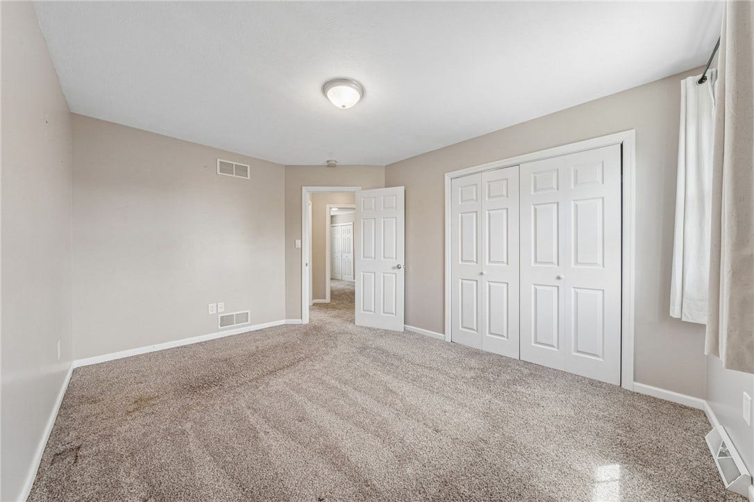 61 Greenhill Dr, Washington, PA 15301