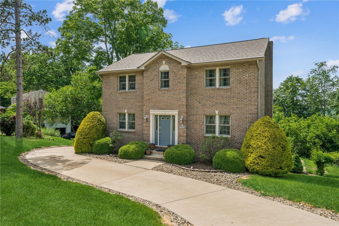 61 Greenhill Dr, Washington, PA 15301