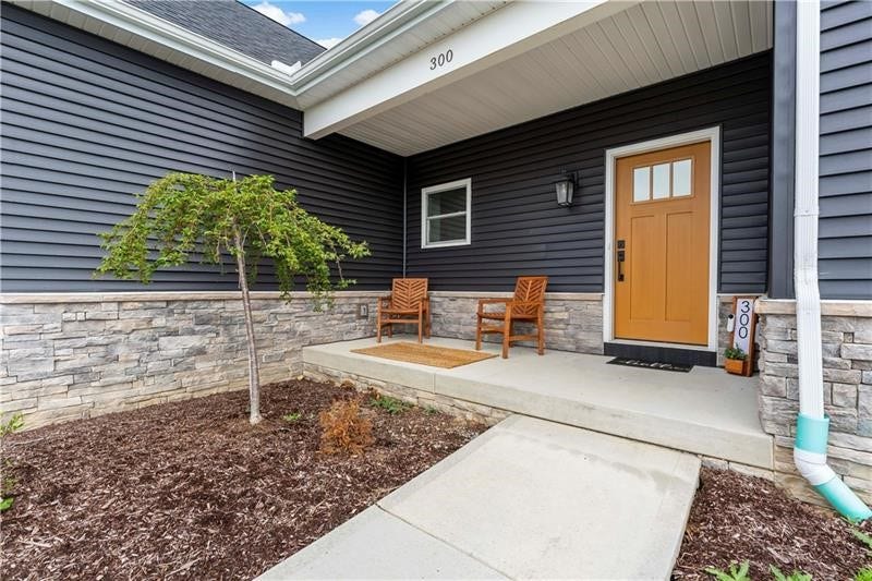 300 TIMBERLINE DR, Washington, PA 15301
