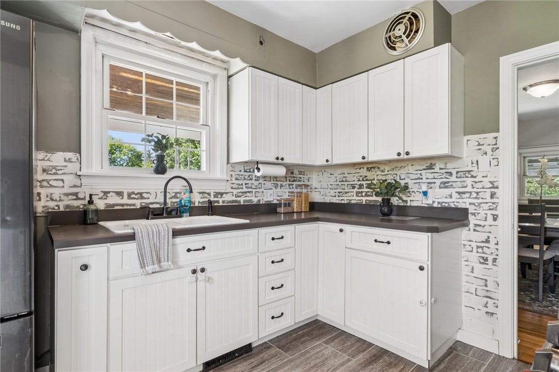 1221 Clay Pike, Irwin, PA 15642
