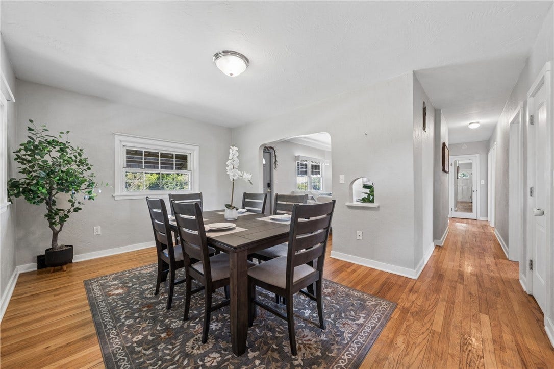 1221 Clay Pike, Irwin, PA 15642