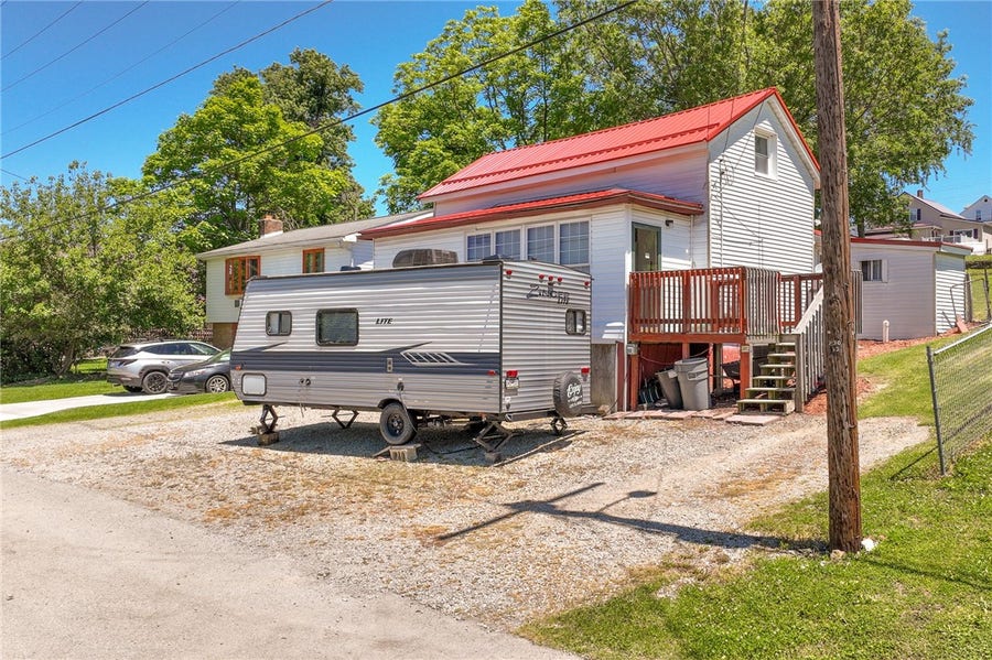 Property photo for 1407 Kirk St, Connellsville, PA