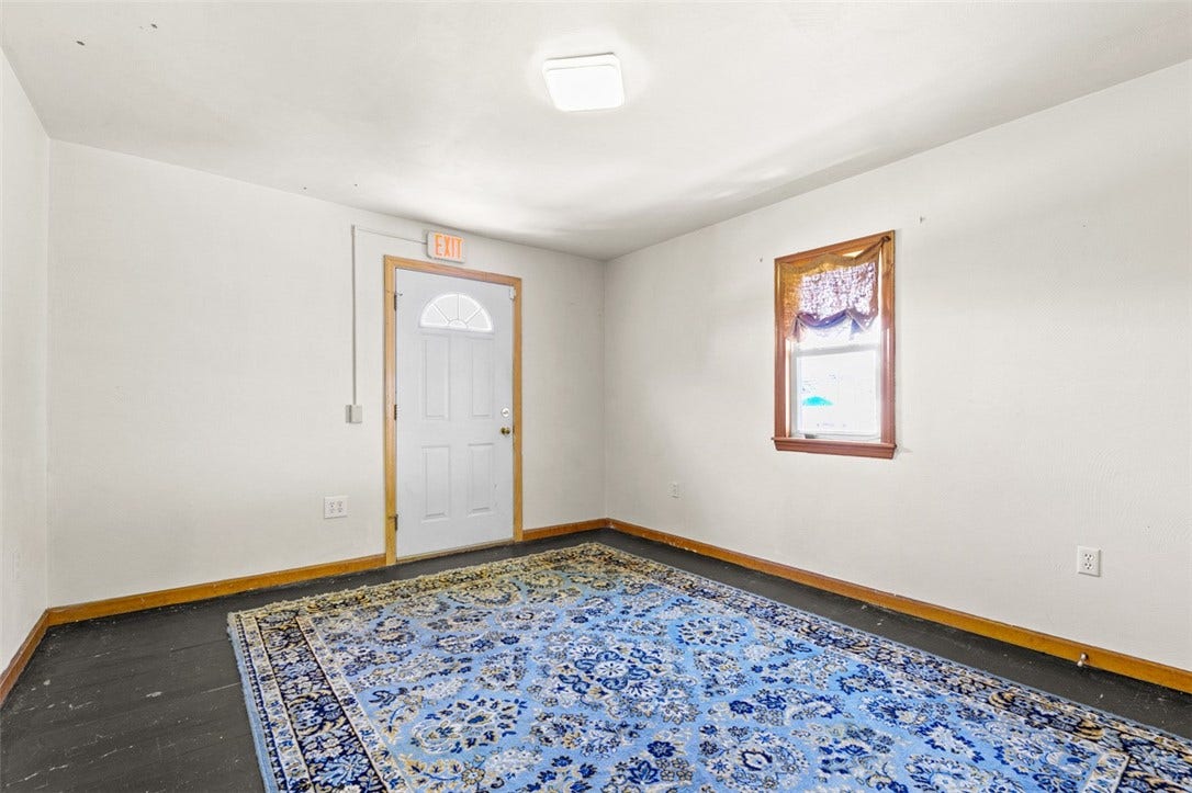 1065 University Dr, Connellsville, PA 15425