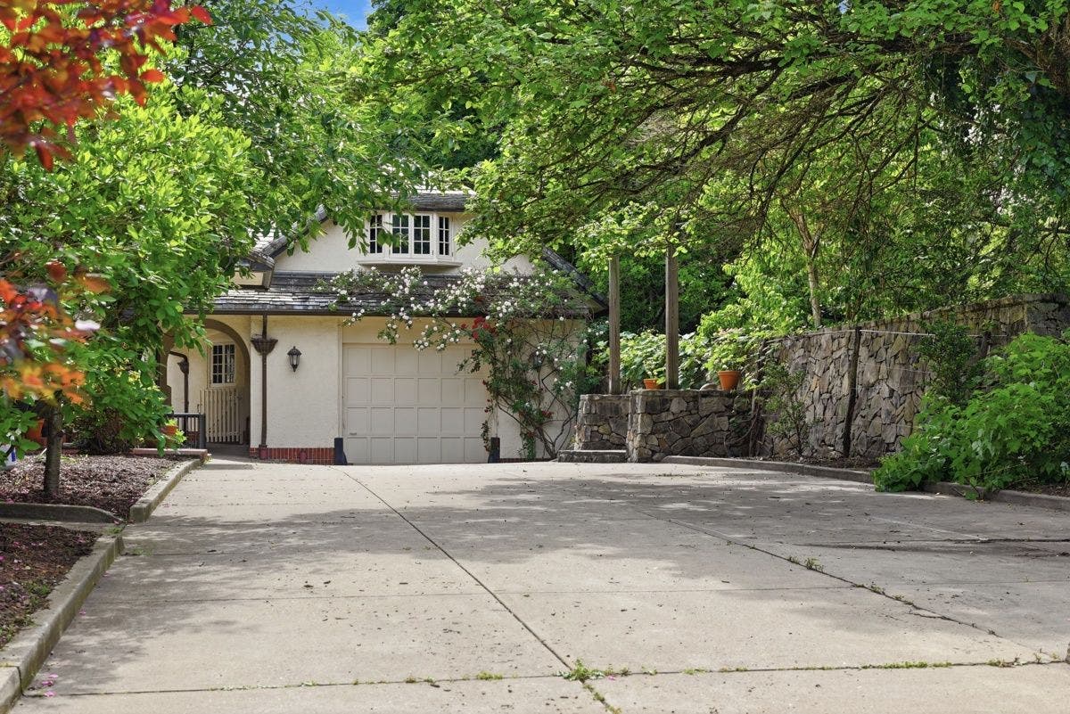 704 Amberson Avenue, Pittsburgh, PA 15232 704 Amberson Avenue, Pittsburgh, PA 15232