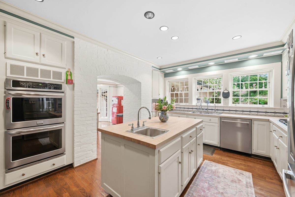 704 Amberson Avenue, Pittsburgh, PA 15232 704 Amberson Avenue, Pittsburgh, PA 15232