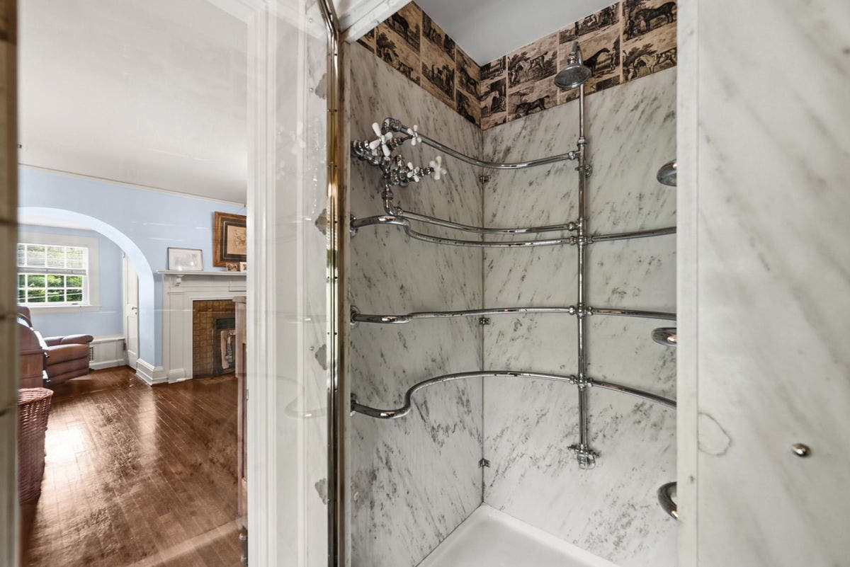 704 Amberson Avenue, Pittsburgh, PA 15232 704 Amberson Avenue, Pittsburgh, PA 15232