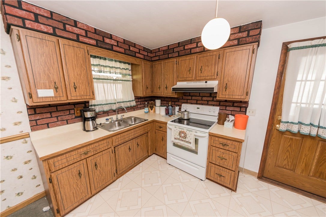 1366 Henderson Ave, Washington, PA 15301