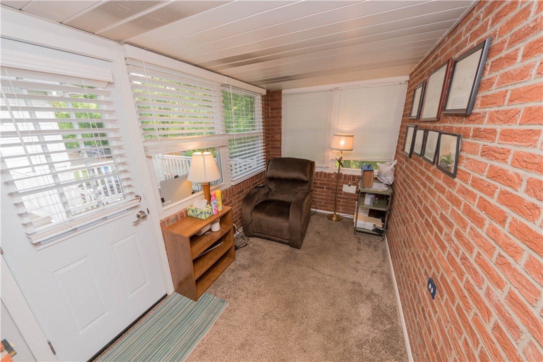 1366 Henderson Ave, Washington, PA 15301