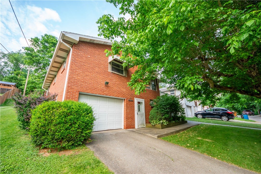 1366 Henderson Ave, Washington, PA 15301
