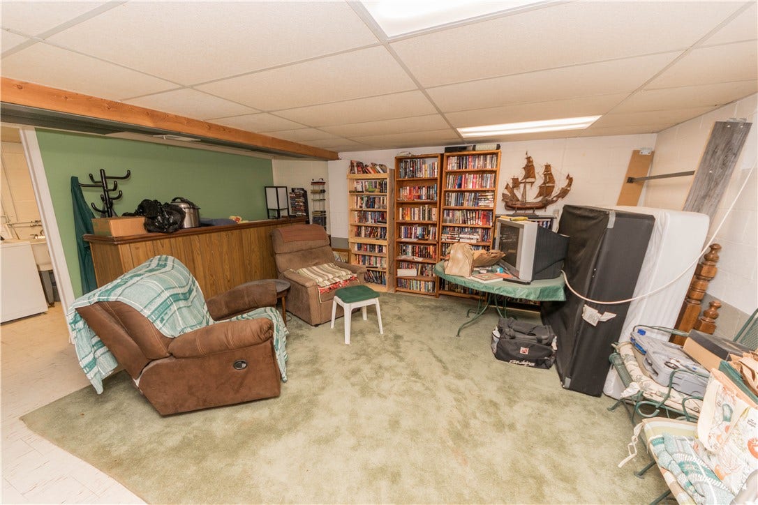1366 Henderson Ave, Washington, PA 15301