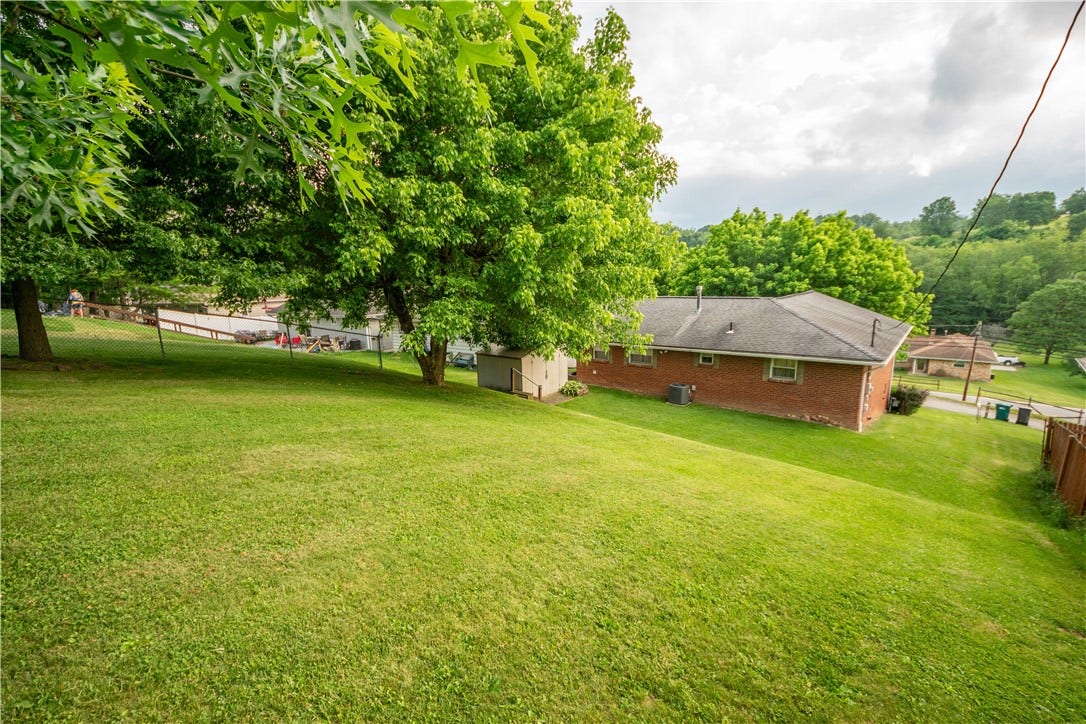 1366 Henderson Ave, Washington, PA 15301