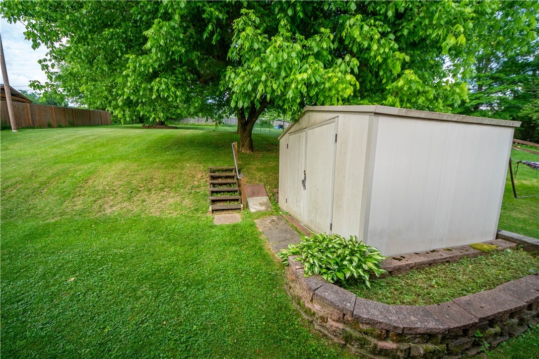 1366 Henderson Ave, Washington, PA 15301
