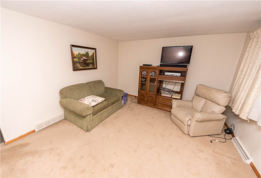 1366 Henderson Ave, Washington, PA 15301