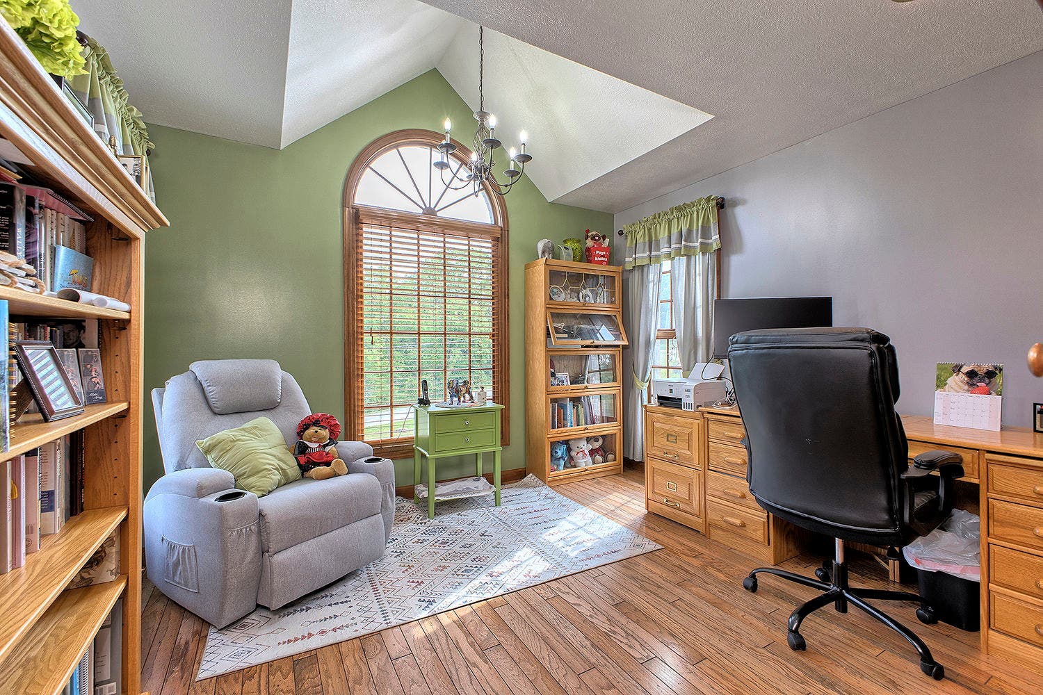 105 Oak Hill Road, Greensburg, PA 15601