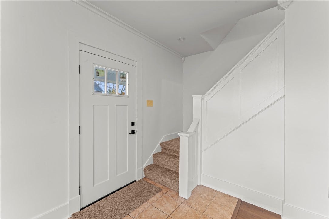 Entry 2667 Jefferson Ave