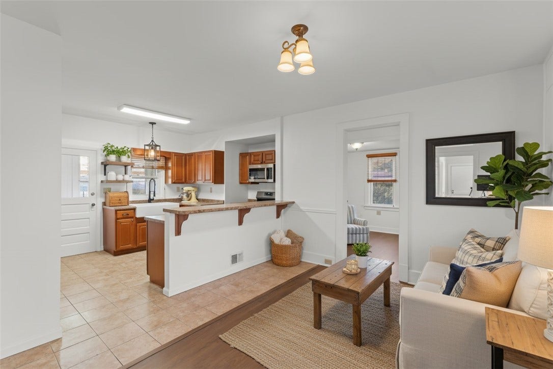 Or This Staged Dining Room/Sitting area 2667 Jefferson Ave