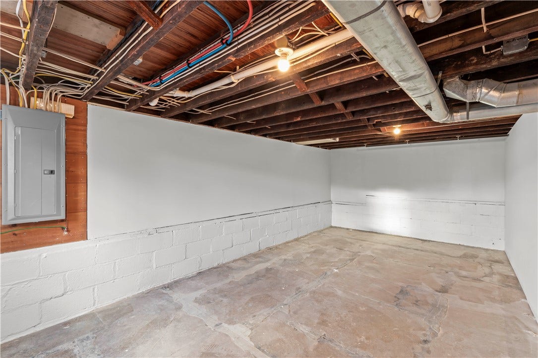 Basement 2667 Jefferson Ave