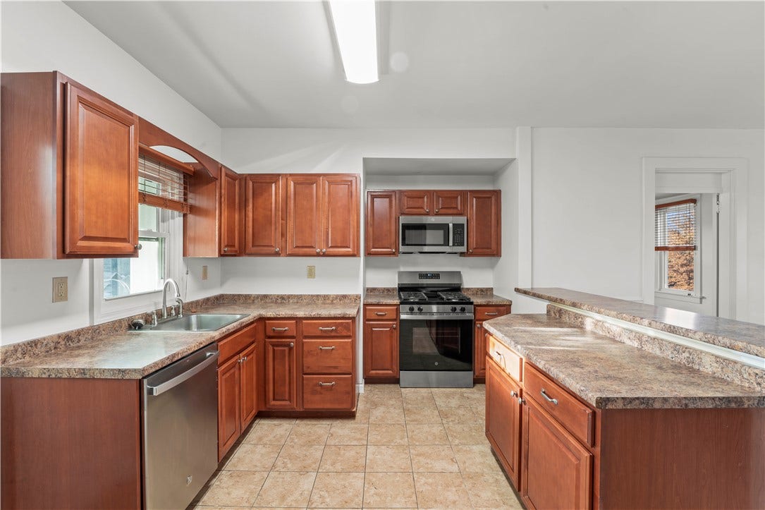 Kitchen 2667 Jefferson Ave