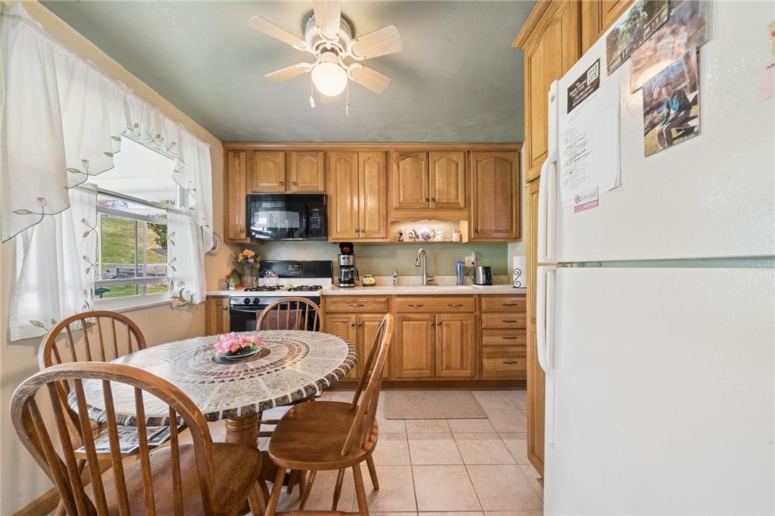 13479 Louise Dr, Irwin, PA 15642