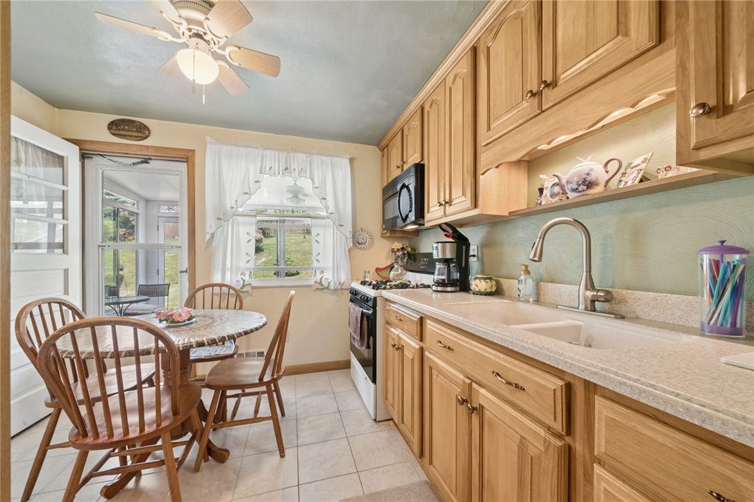 13479 Louise Dr, Irwin, PA 15642