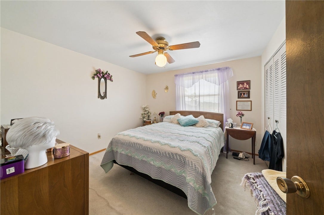 13479 Louise Dr, Irwin, PA 15642