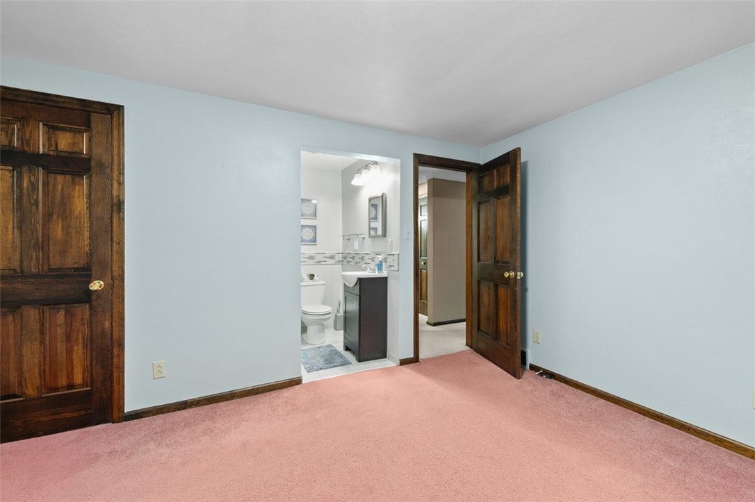 3rd Bedroom with ensuite full Bathroom