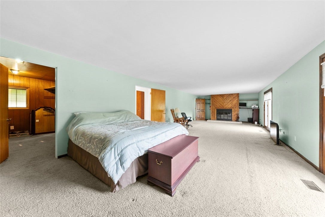Huge Walk in Closet off Master Bedroom Suite