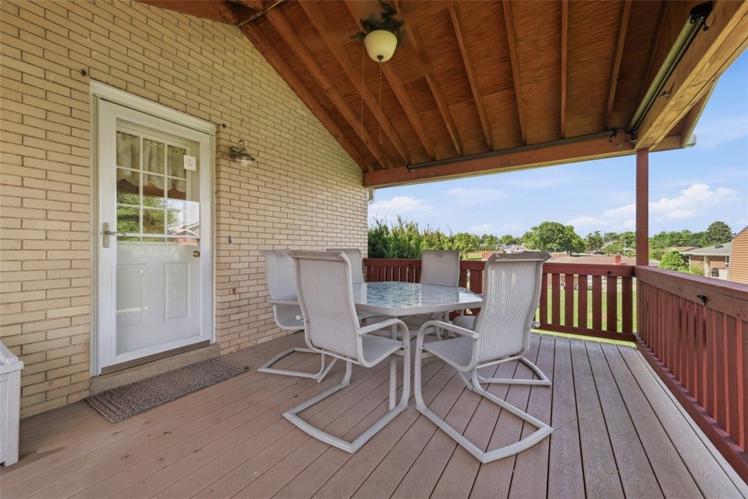 100 Burbank Dr, Irwin, PA 15642