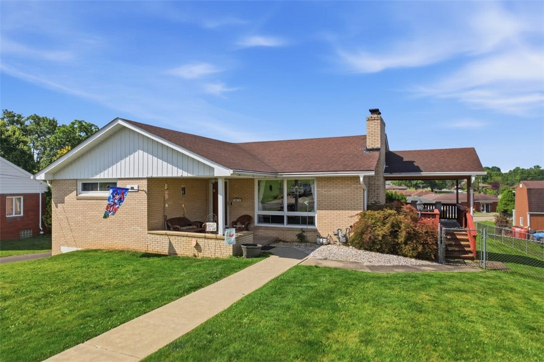 100 Burbank Dr, Irwin, PA 15642