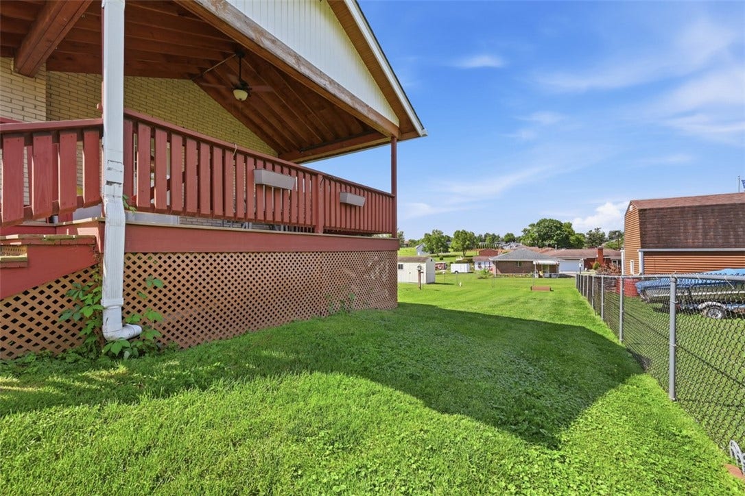 100 Burbank Dr, Irwin, PA 15642