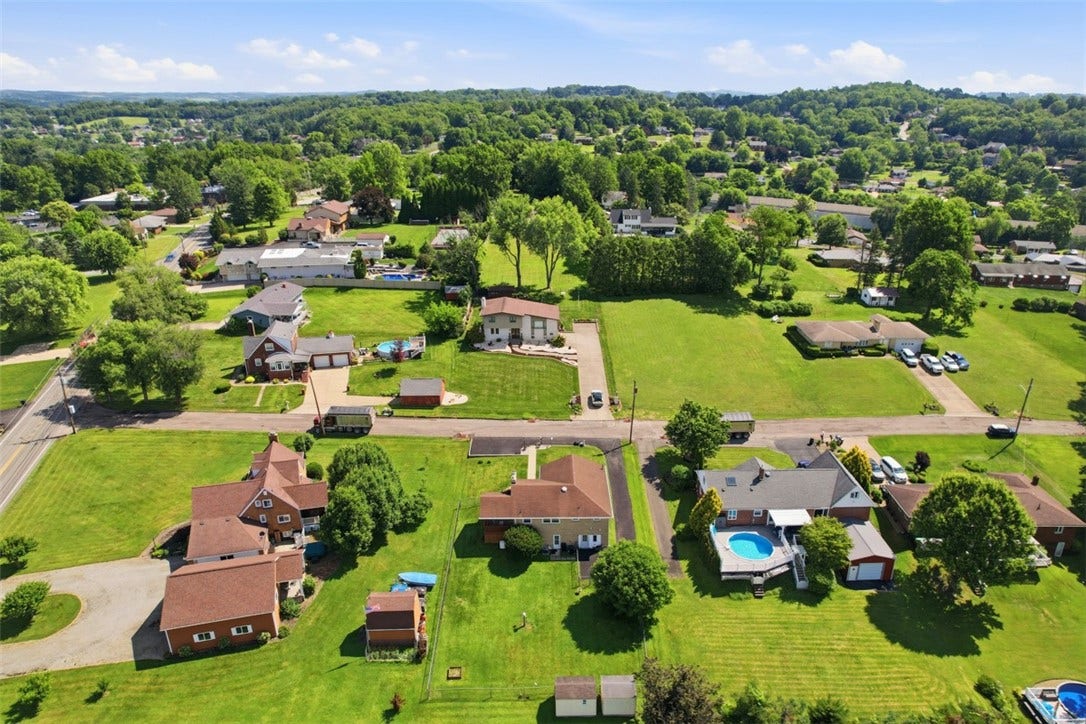100 Burbank Dr, Irwin, PA 15642
