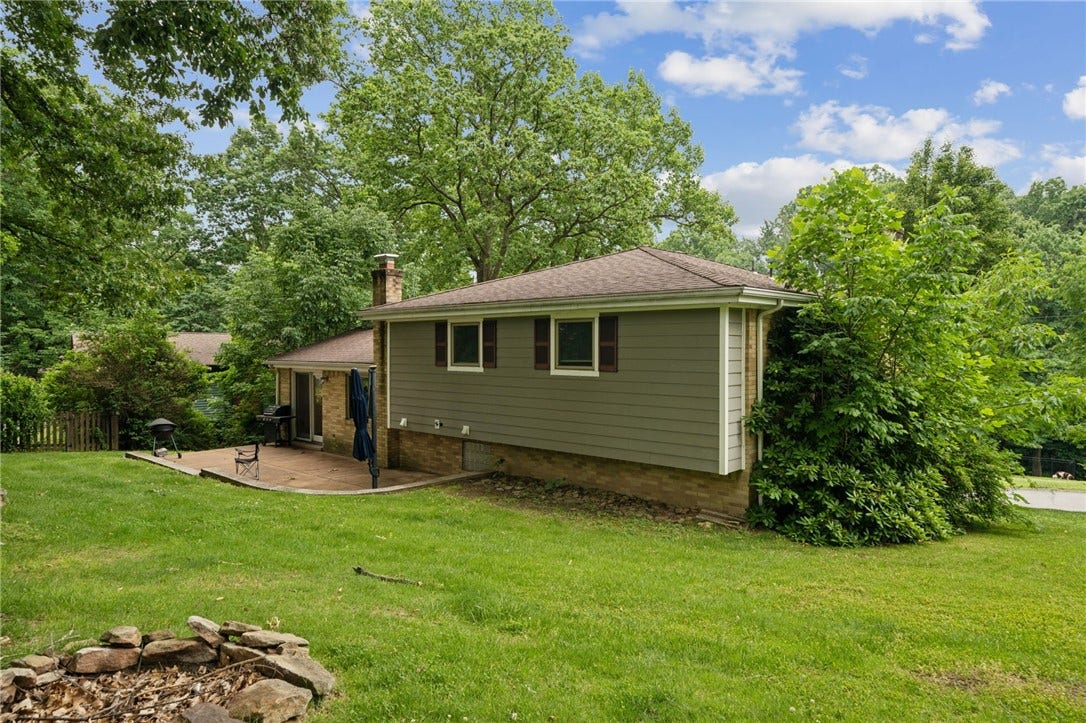 3032 Ben Venue Dr, Greensburg, PA 15601