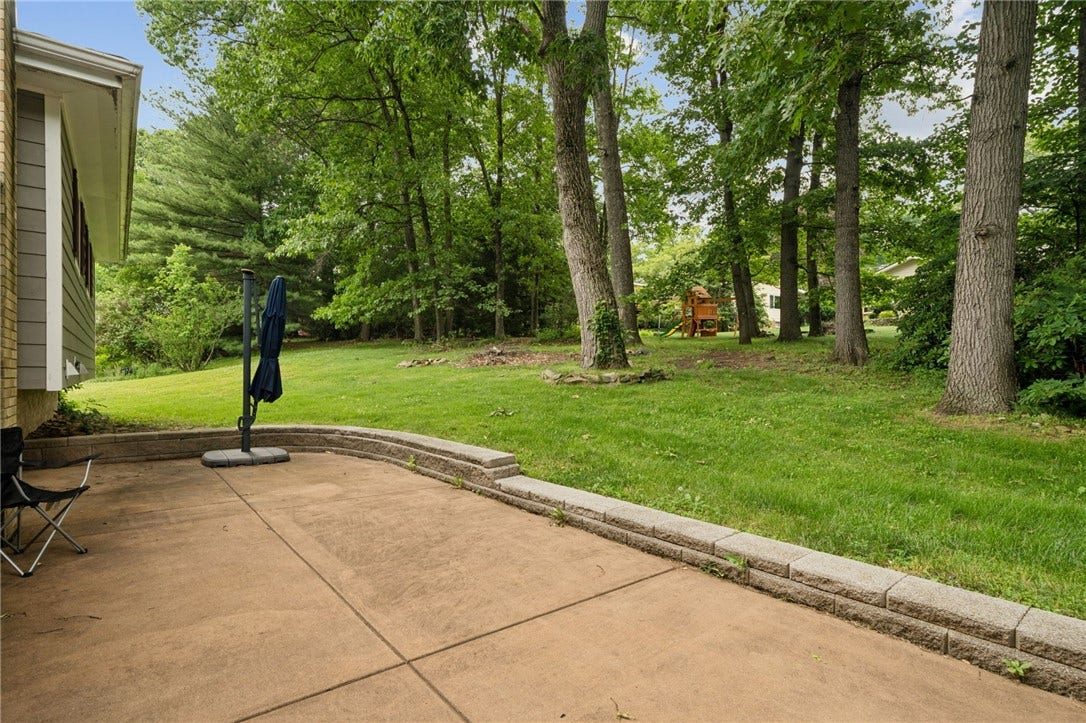 3032 Ben Venue Dr, Greensburg, PA 15601