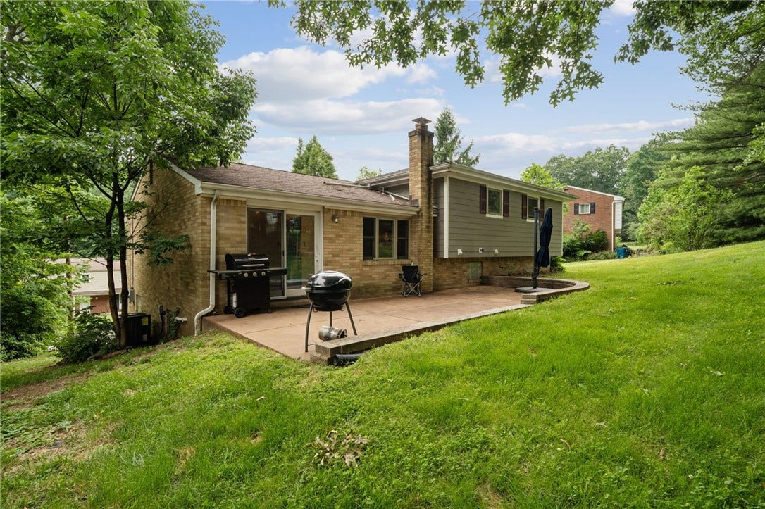 3032 Ben Venue Dr, Greensburg, PA 15601