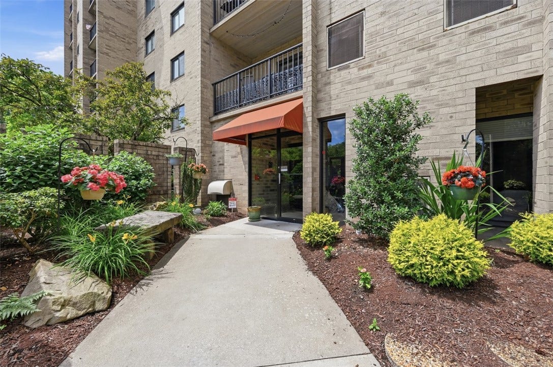 1400 Smokey Wood Dr, #601, Pittsburgh, PA 15218 1400 Smokey Wood Dr, #601, Pittsburgh, PA 15218